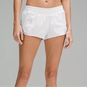 LULULEMON HOTTY HOT SHORT 2.5 (LOW RISE + LINED)